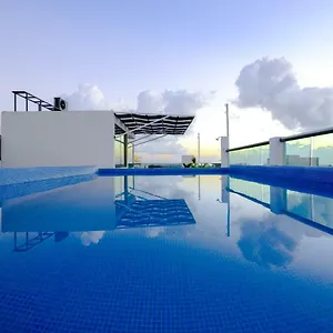 https://coral-beach-condohotel.allrivieramayahotels.com